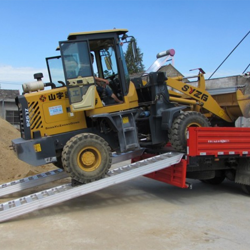 Loading Ramps: Inovasi Efisiensi Transportasi Mobil Salju